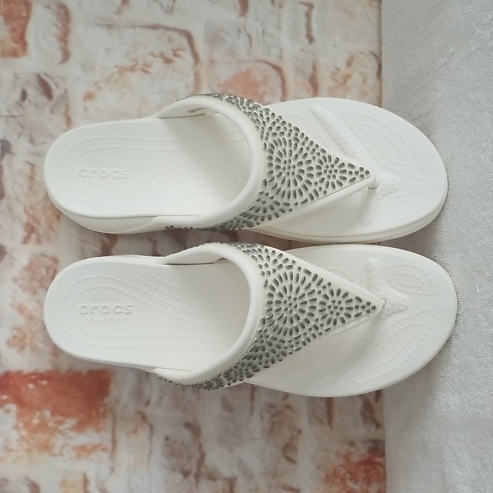 Crocs Monterey Diamante Thong Sandals - Picture 7 of 8